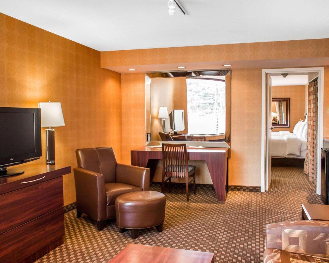 The Woodlands Inn ويلكس بار المظهر الخارجي الصورة