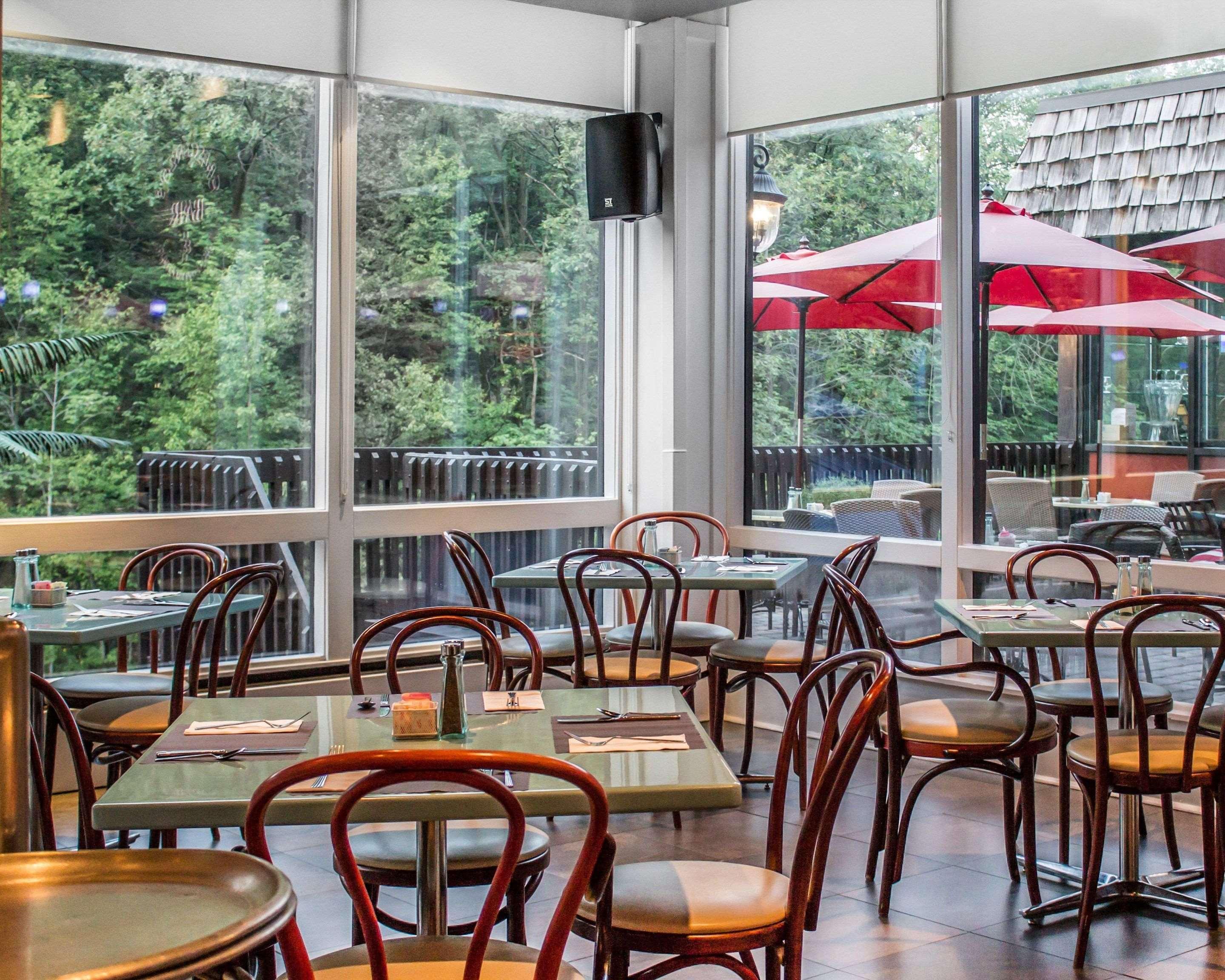 The Woodlands Inn ويلكس بار المظهر الخارجي الصورة