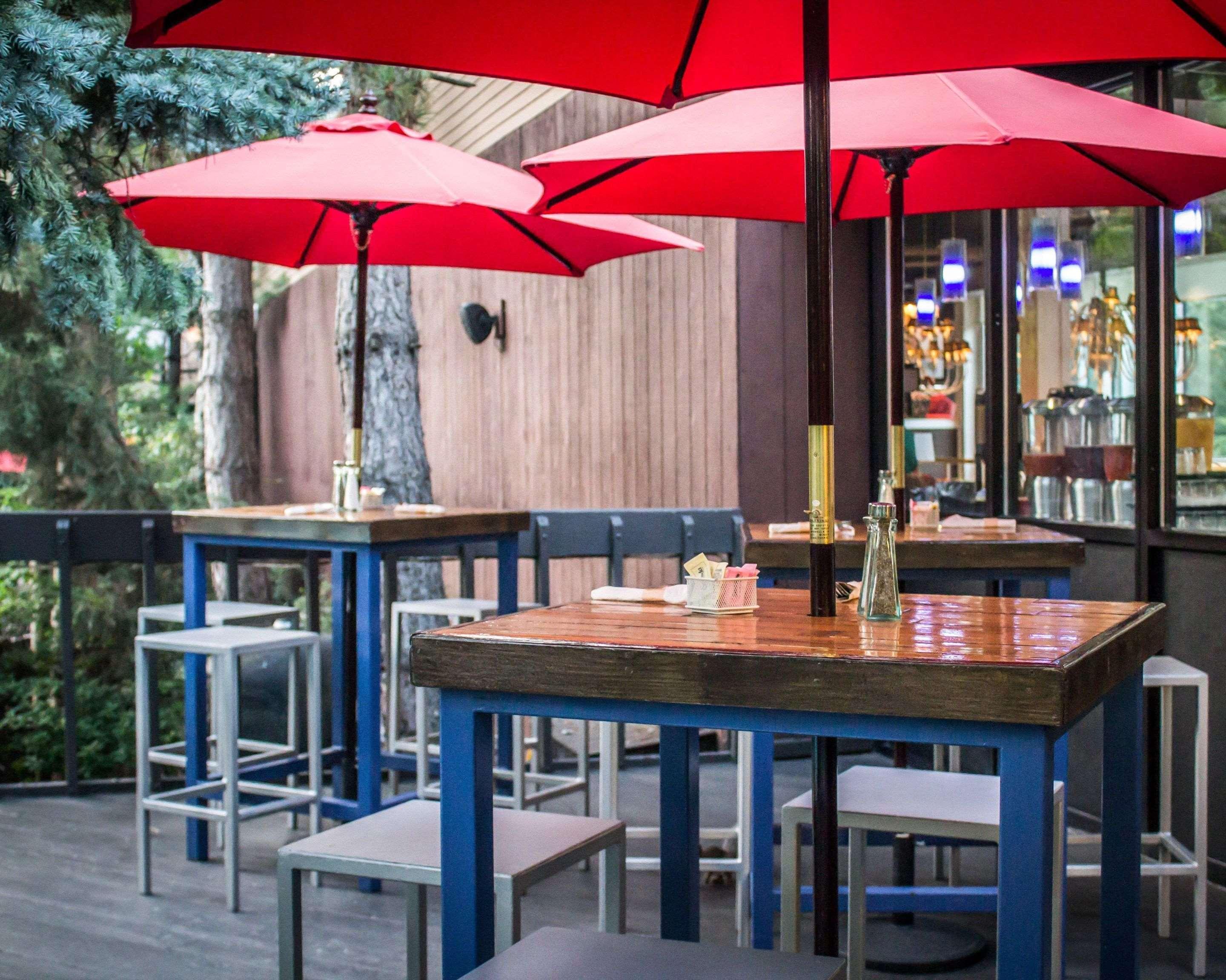 The Woodlands Inn ويلكس بار المظهر الخارجي الصورة