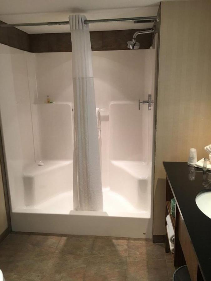 The Woodlands Inn ويلكس بار المظهر الخارجي الصورة